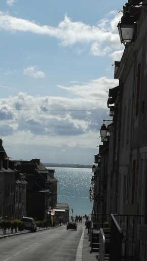 Maison du port, à 100 m de la mer jusqu'à 9 personnes